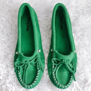 Minnetonka Kilty Hardsole Green Moccasins Shoes
